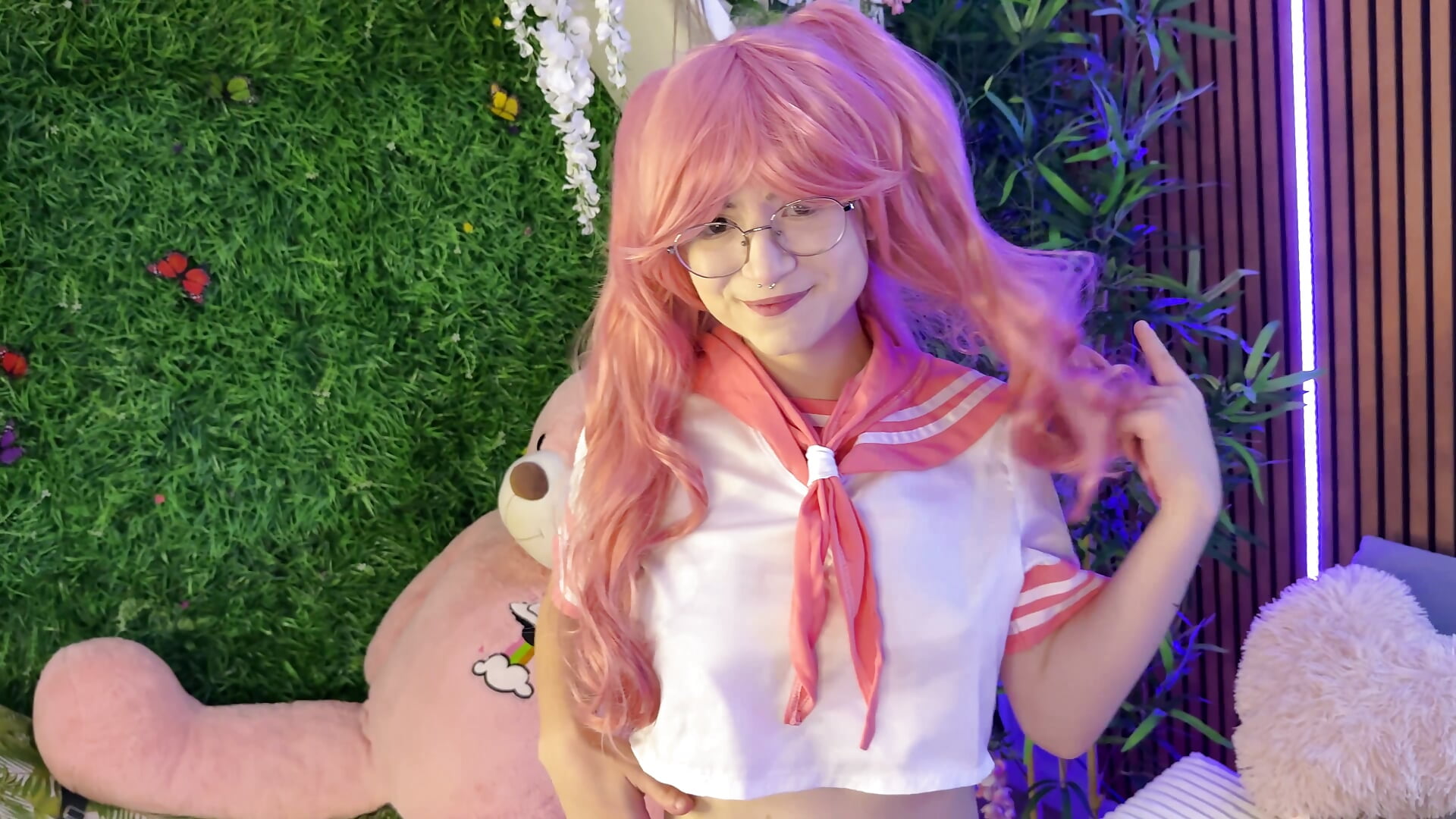 Ahegao teasing - video by ReynaRey cam model