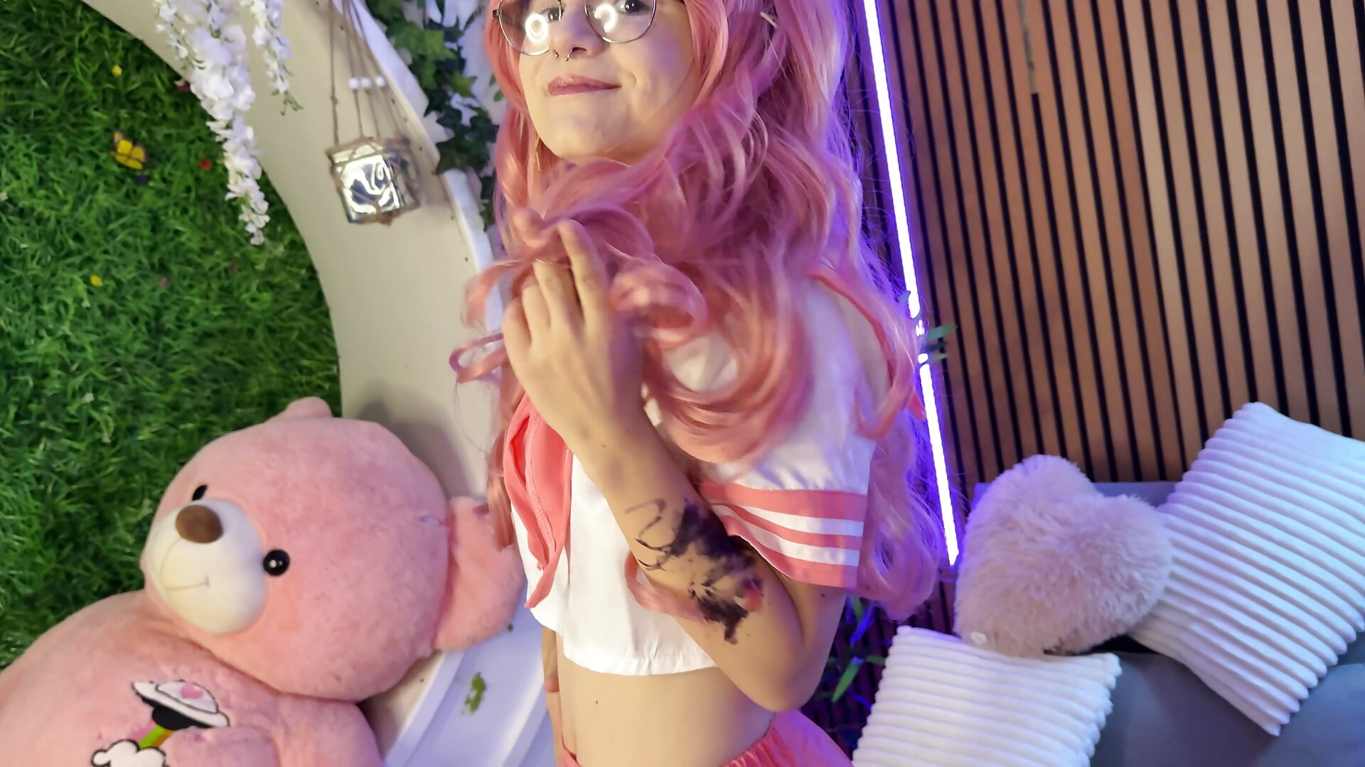 Piercing - video by ReynaRey cam model