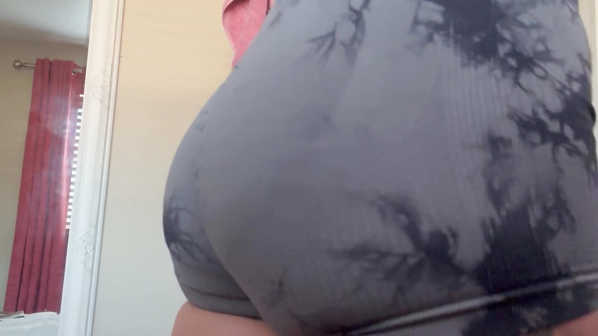 Squats in work out shots - video by BritishBlueRose cam model