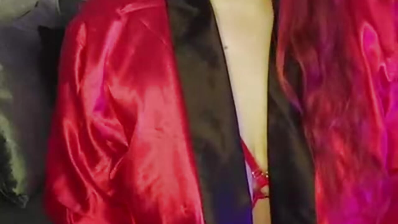 Horny - video by Karolvibe cam model