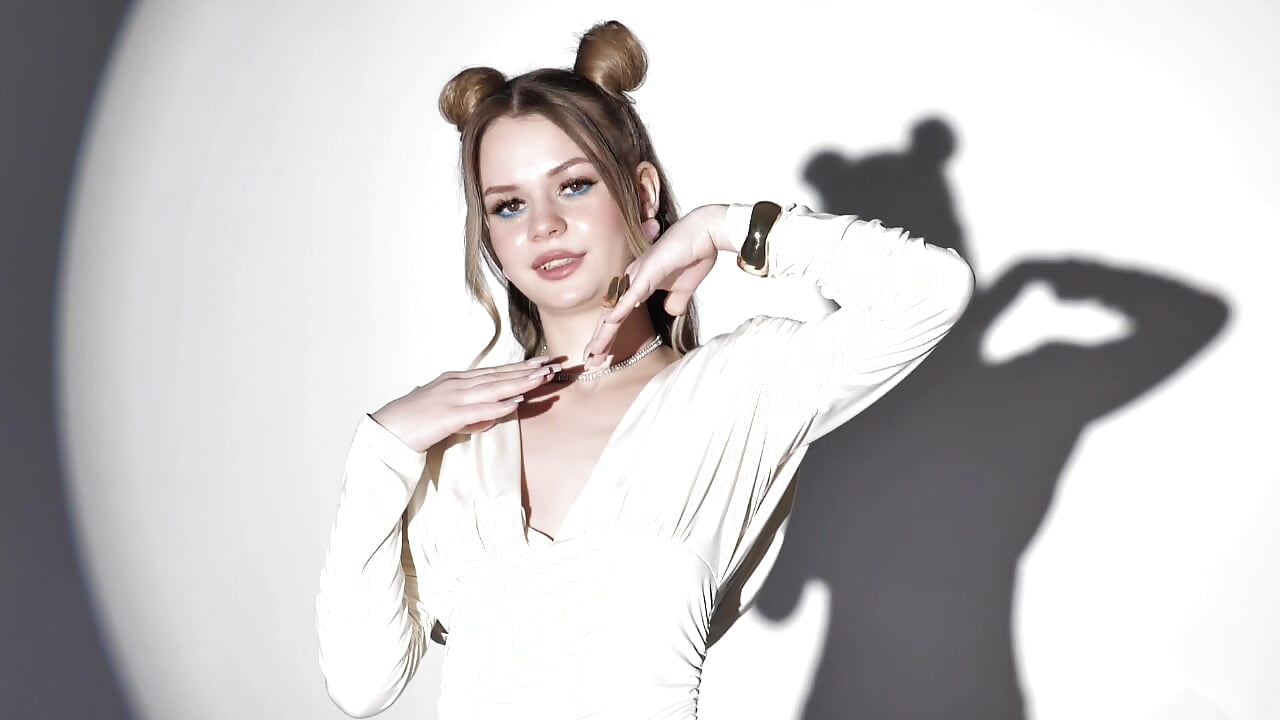 Your flower 🌷 - video của người mẫu cam MidnighteAura