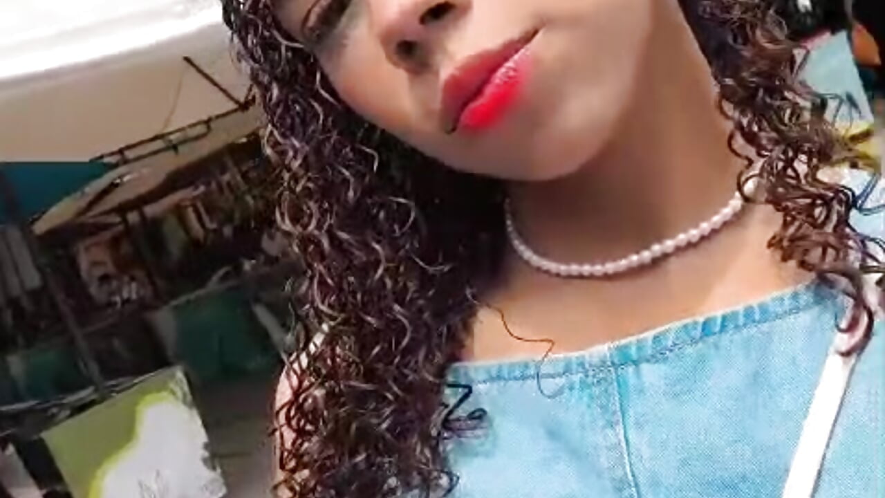 Happy birthday to me - vídeo de la modelo de cam LittleSky__