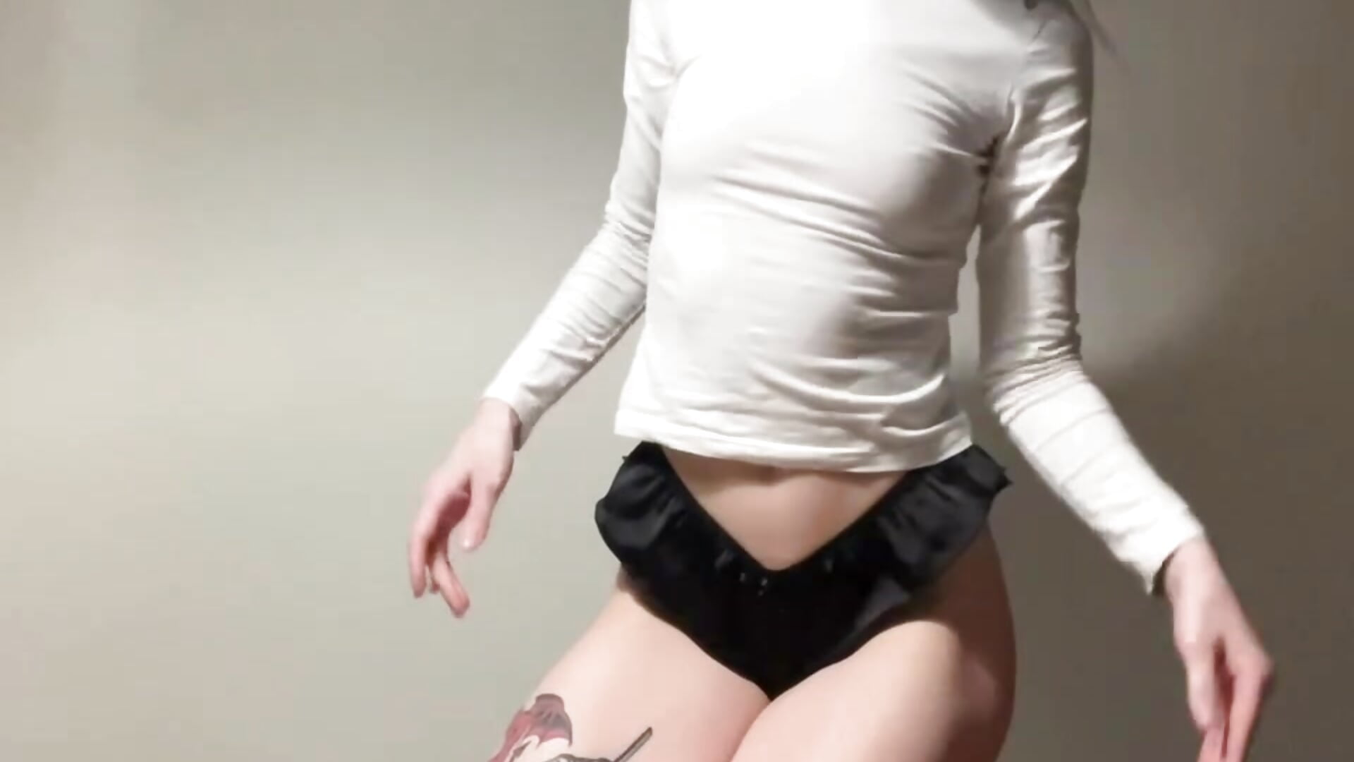 a little dancing :3 - video od modelky/modela MaiPeng