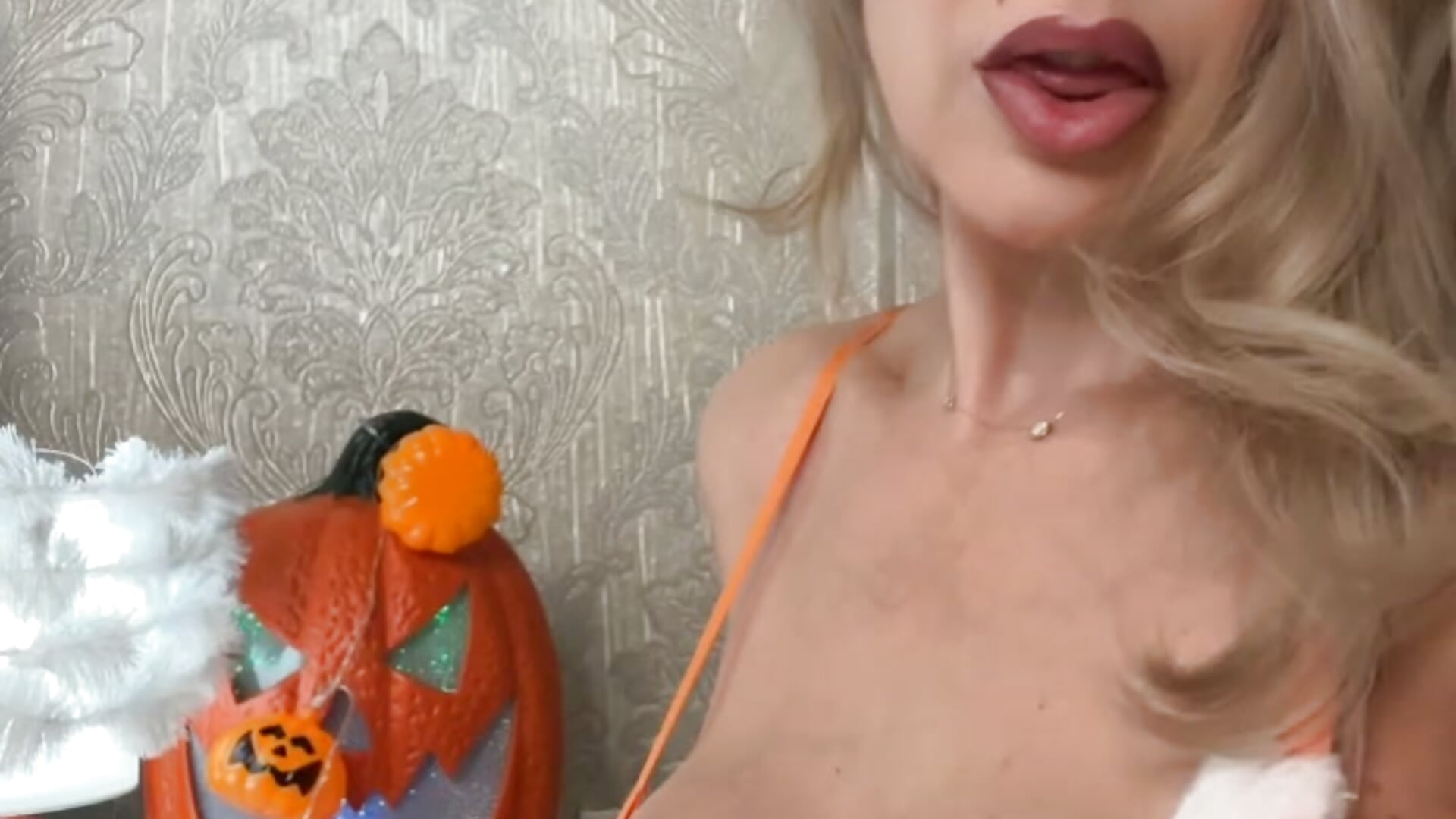Happy happiest Halloween 🎃 - AnikaSunshine kullanıcısının videosu