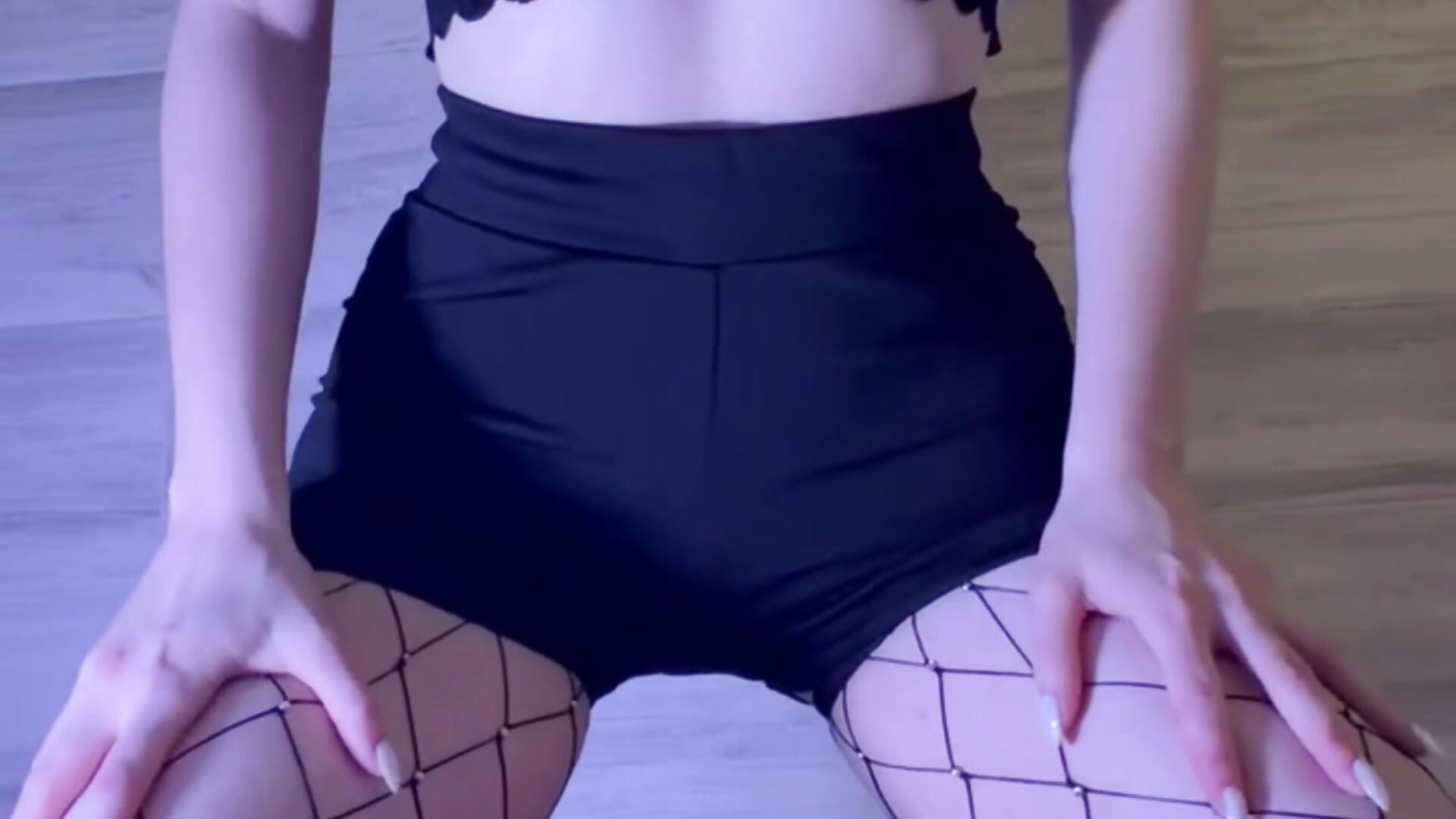 When everything is black at home тизер - vídeo de la modelo de cam MaireLanda