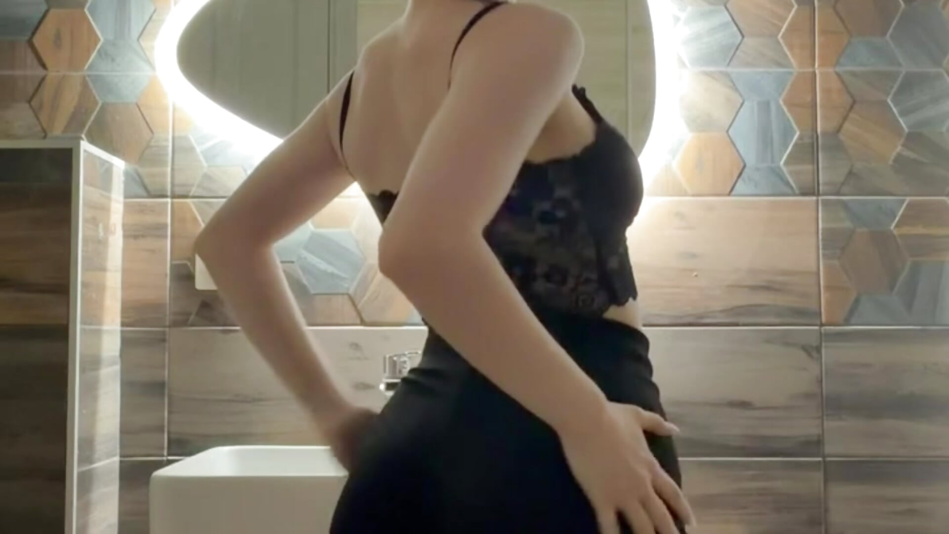 Tight black - vídeo de la modelo de cam MaireLanda