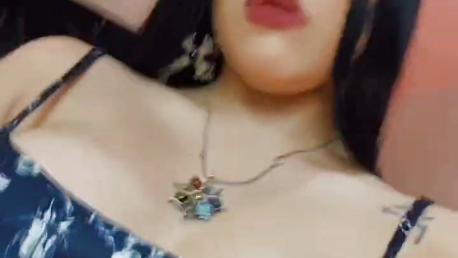 jumping on you baby - video oleh model kamera Nicolle_Ruizz