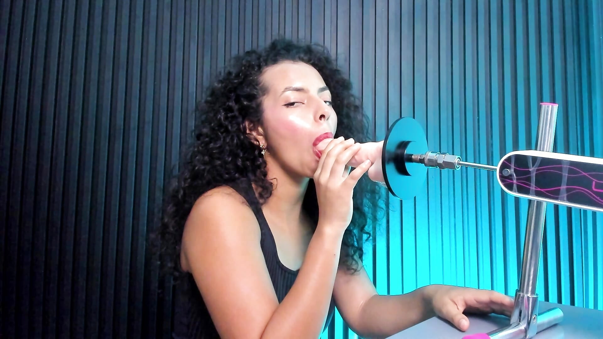 fuckme hard - video by Arianoova cam model