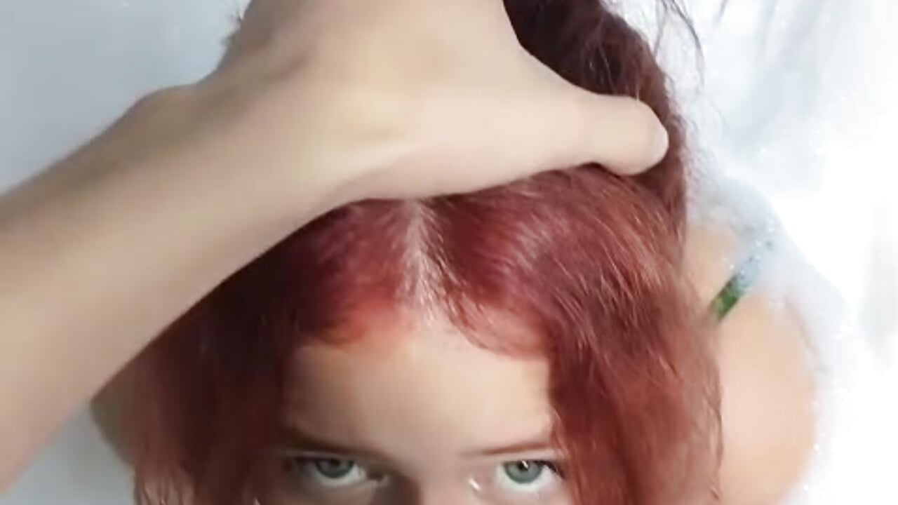 blowjob in the jacuzzy - video by hottie_couplee cam model