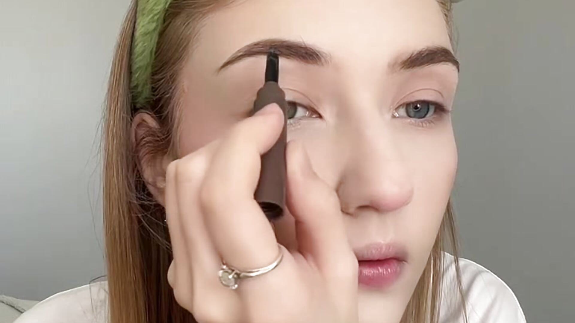 getting ready to start this day - 視頻由 AveryBerkson 主播提供