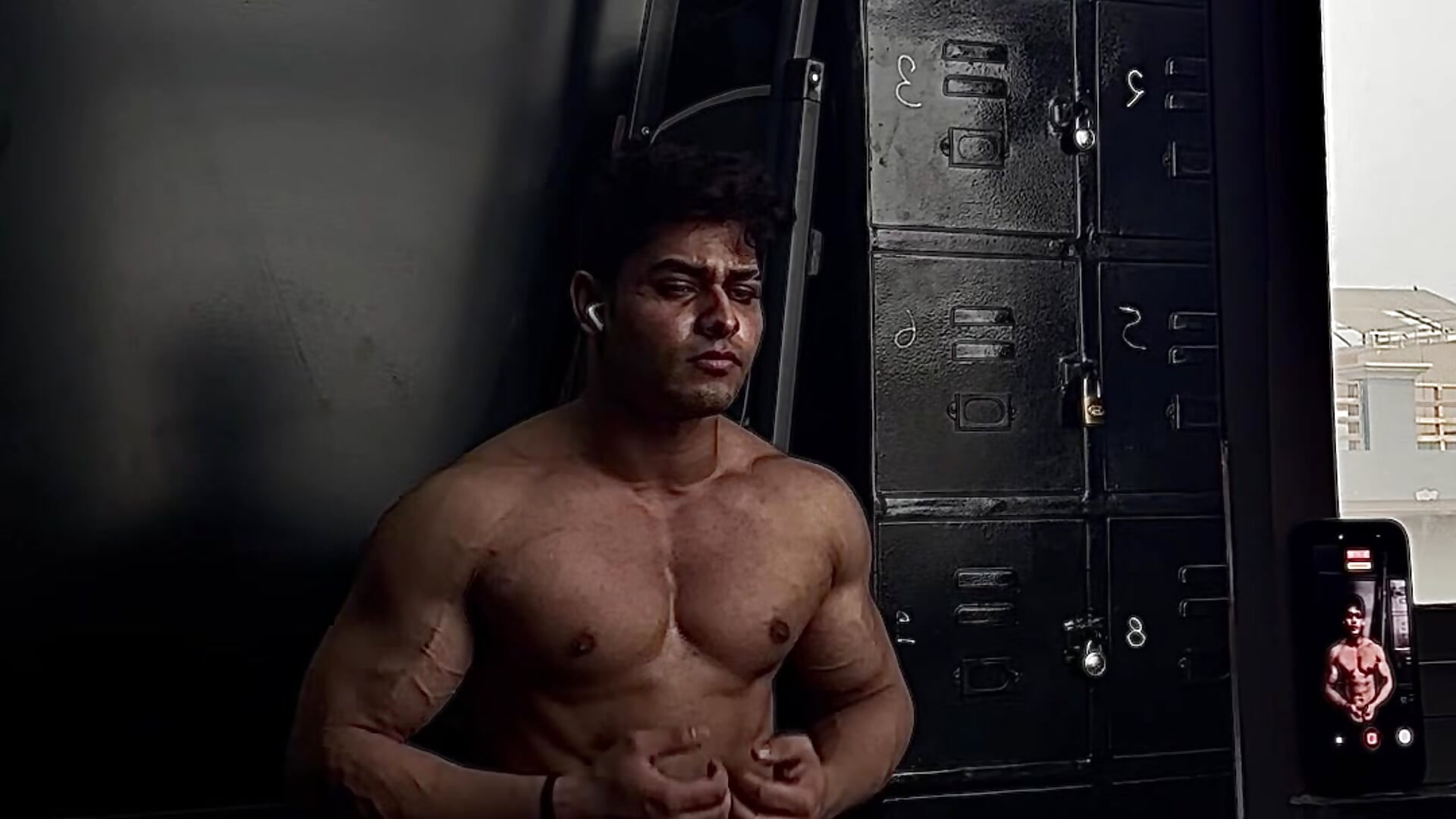 Post workout heat - video by Vihaaanfucks cam model