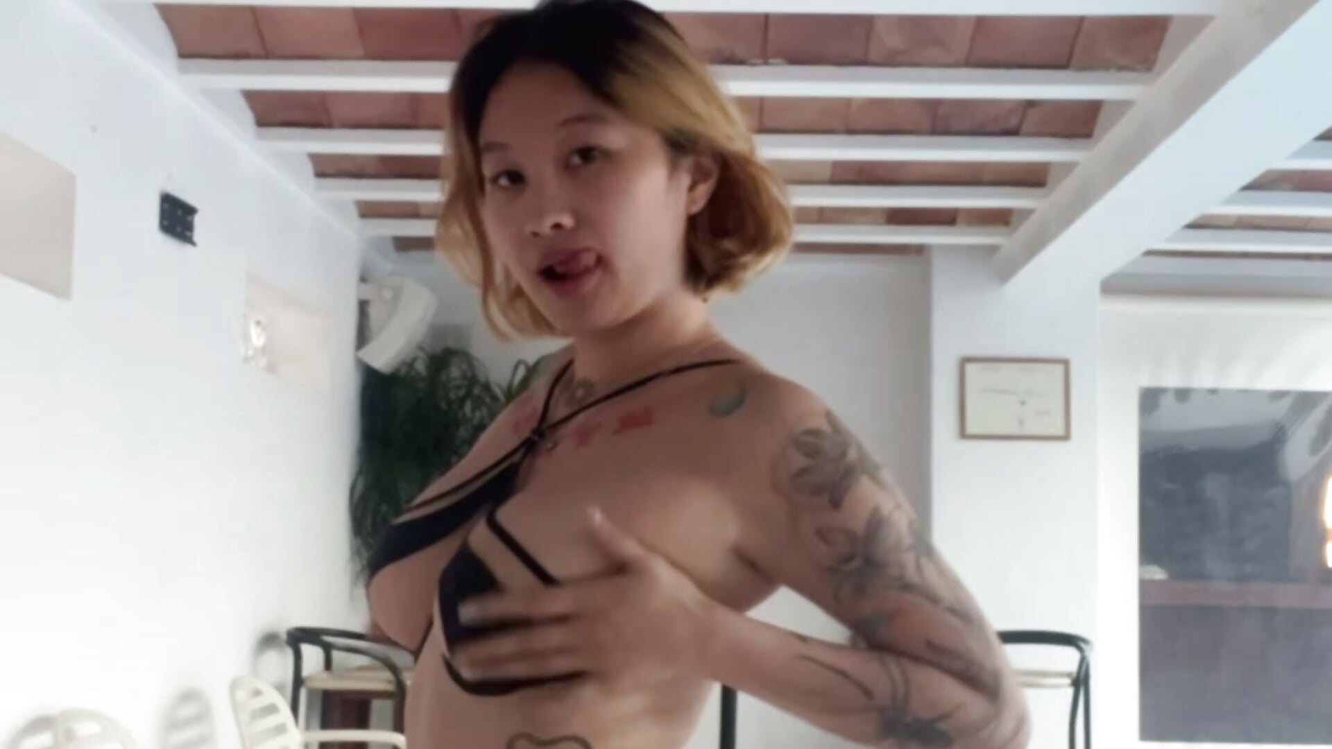 Meee🫶✨ - video by abella1116 cam model