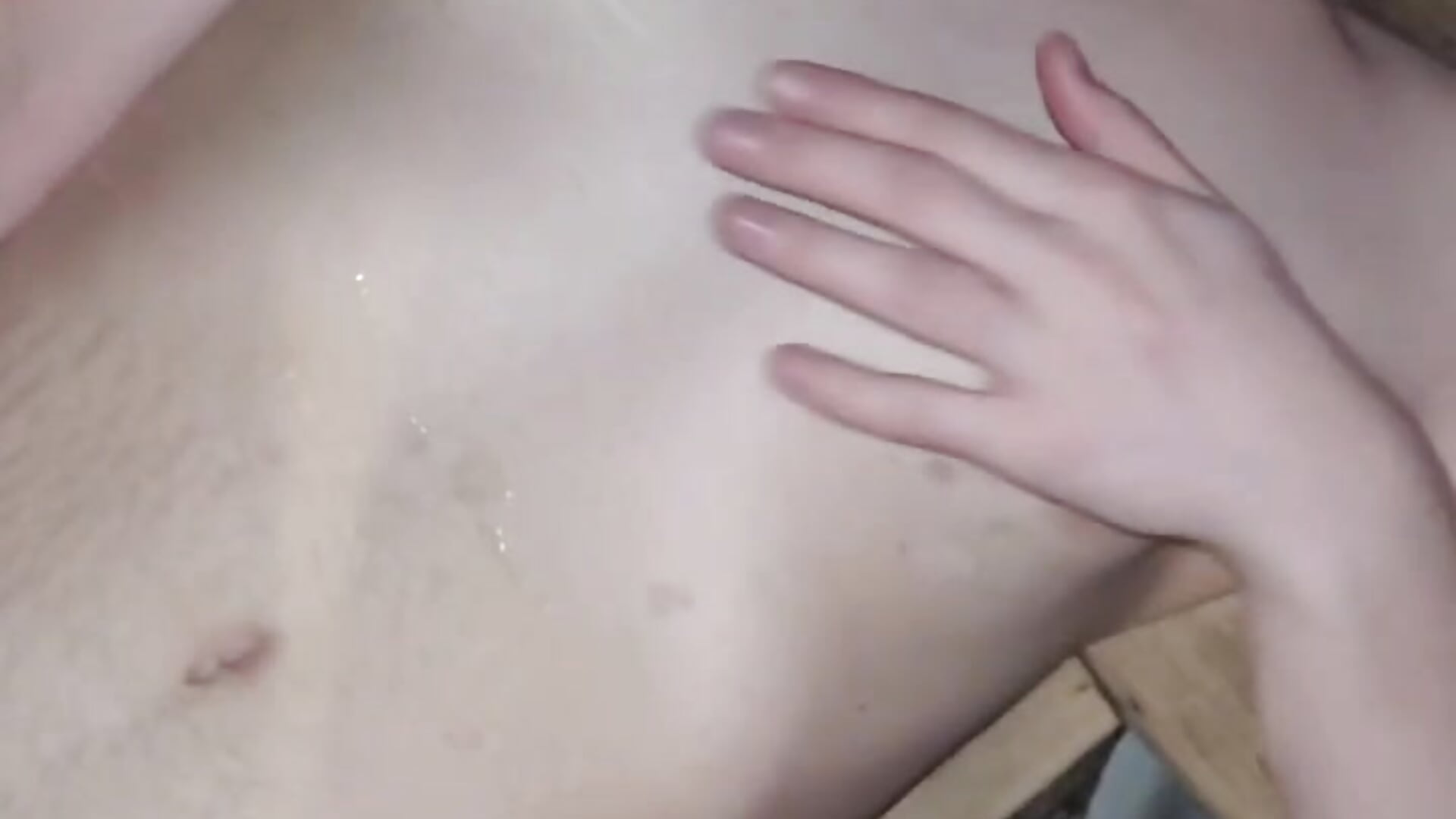 It's very hot in the bathhouse and there's a lot of sperm. - video od modelky/modela Ant_Power