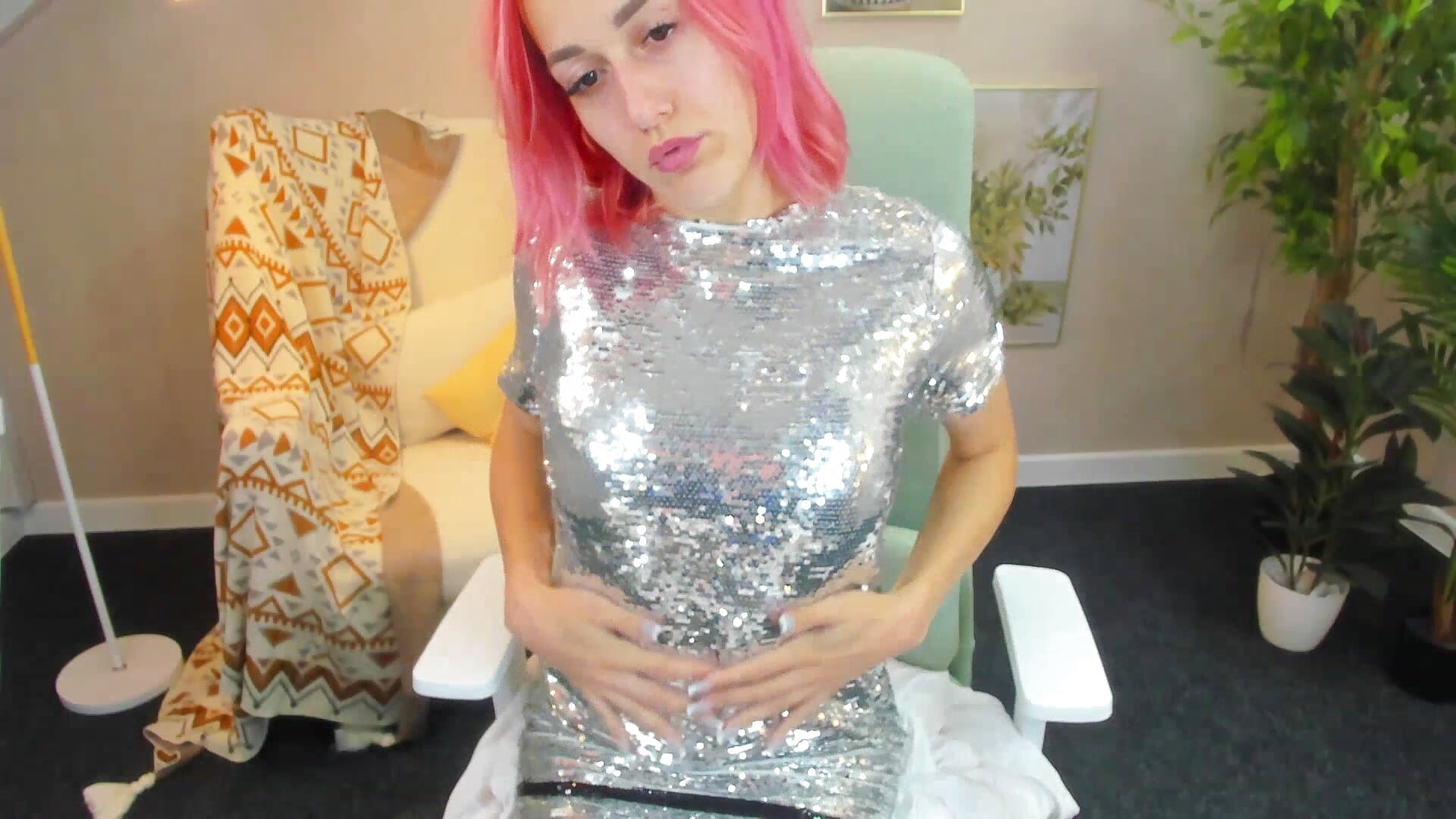 Linda Sun - vídeo de la modelo de cam Linda_Jonys