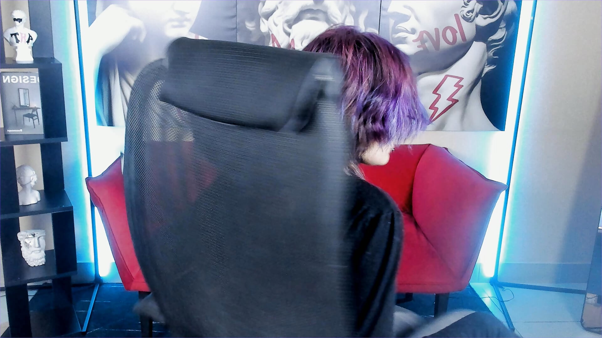 I'M SPINNING EPICALLY ON MY CHAIR - vídeo de Sylvia_Reed modelo de câmara