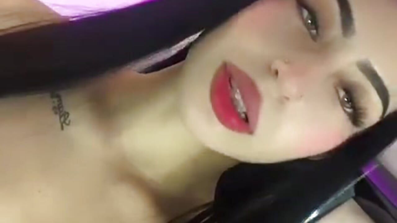 Meee!! 💖😎 - video by Corina_Martinni cam model