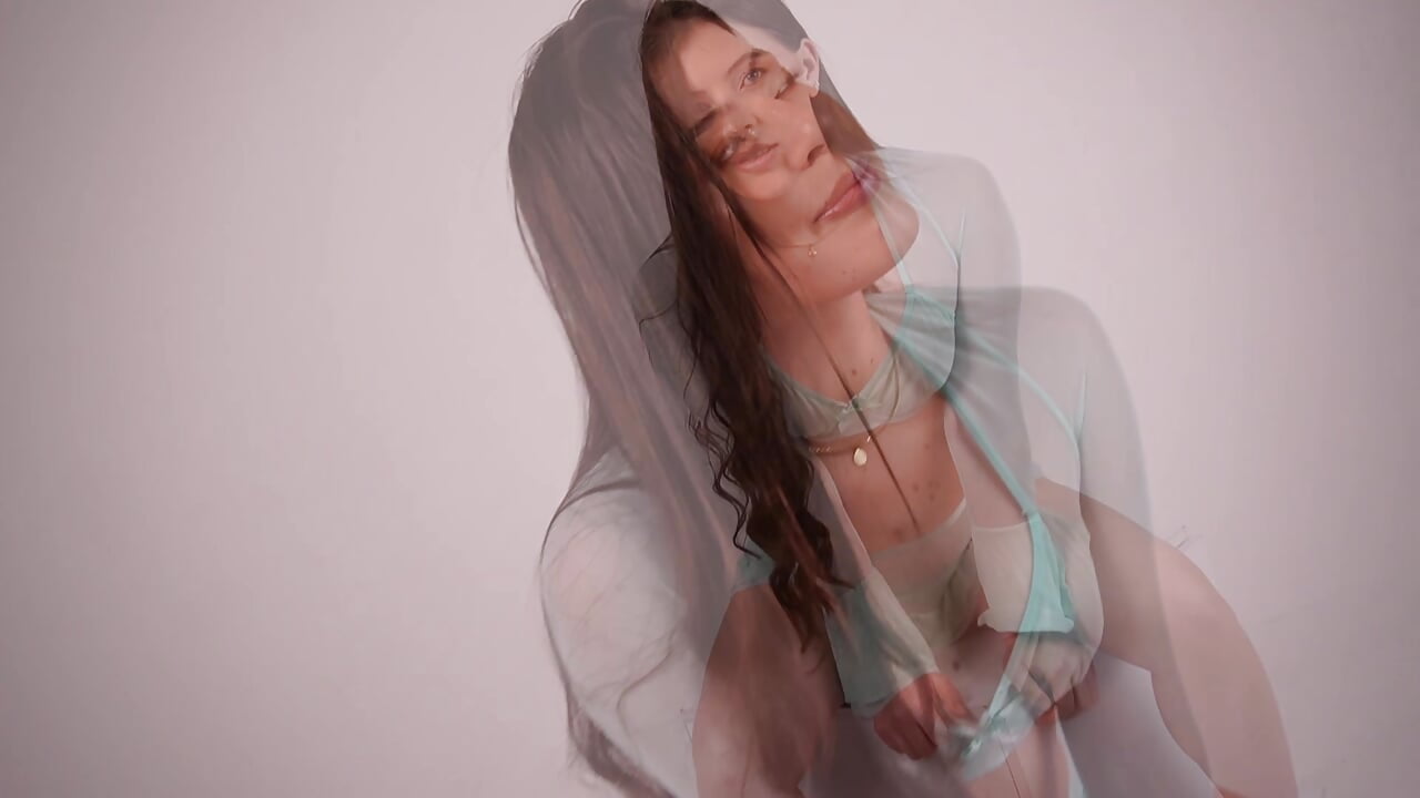 Me – video od webkamerové modelky KatieCortes