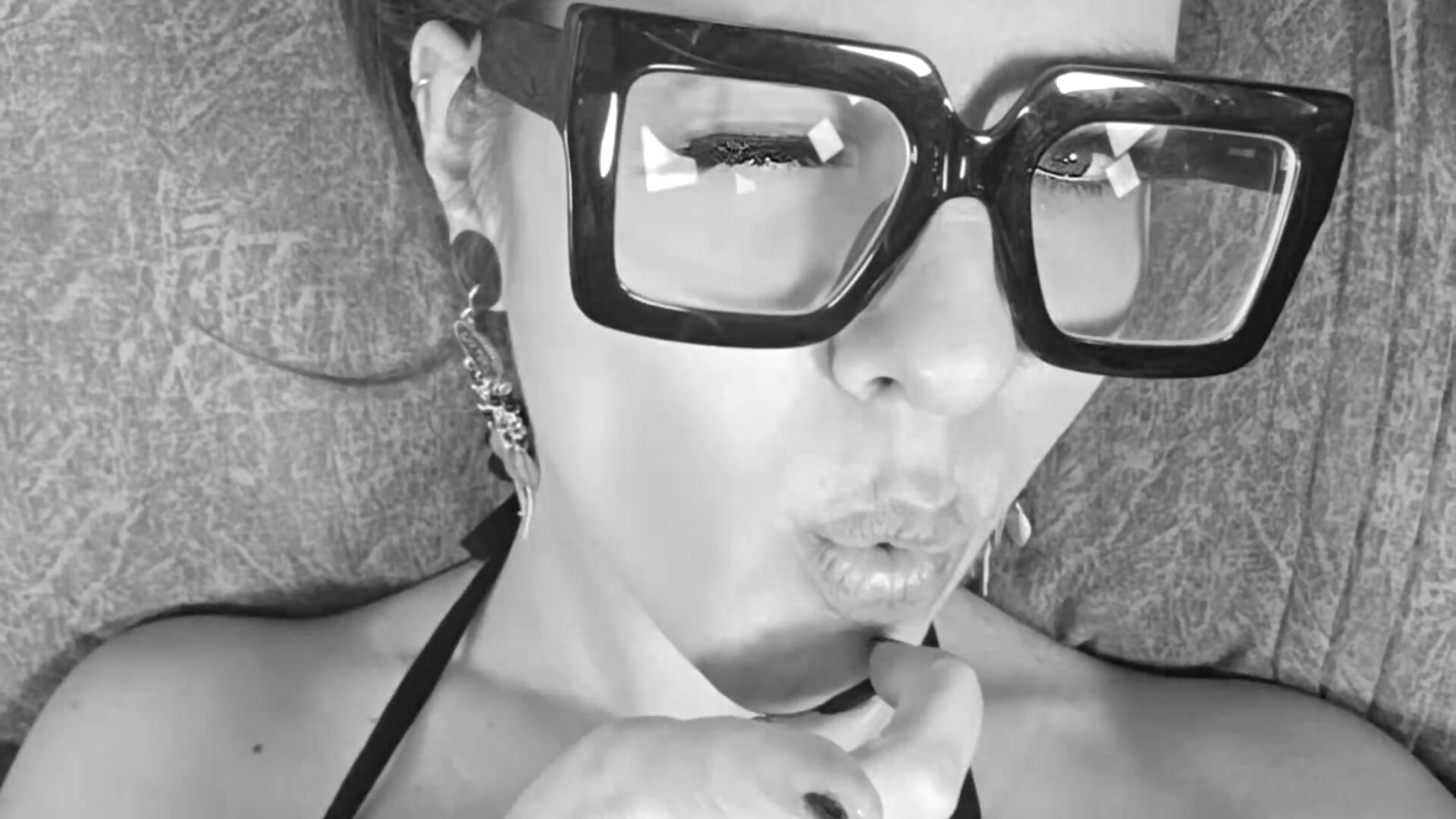 Just Showing Off! - video by freak7_7show cam model