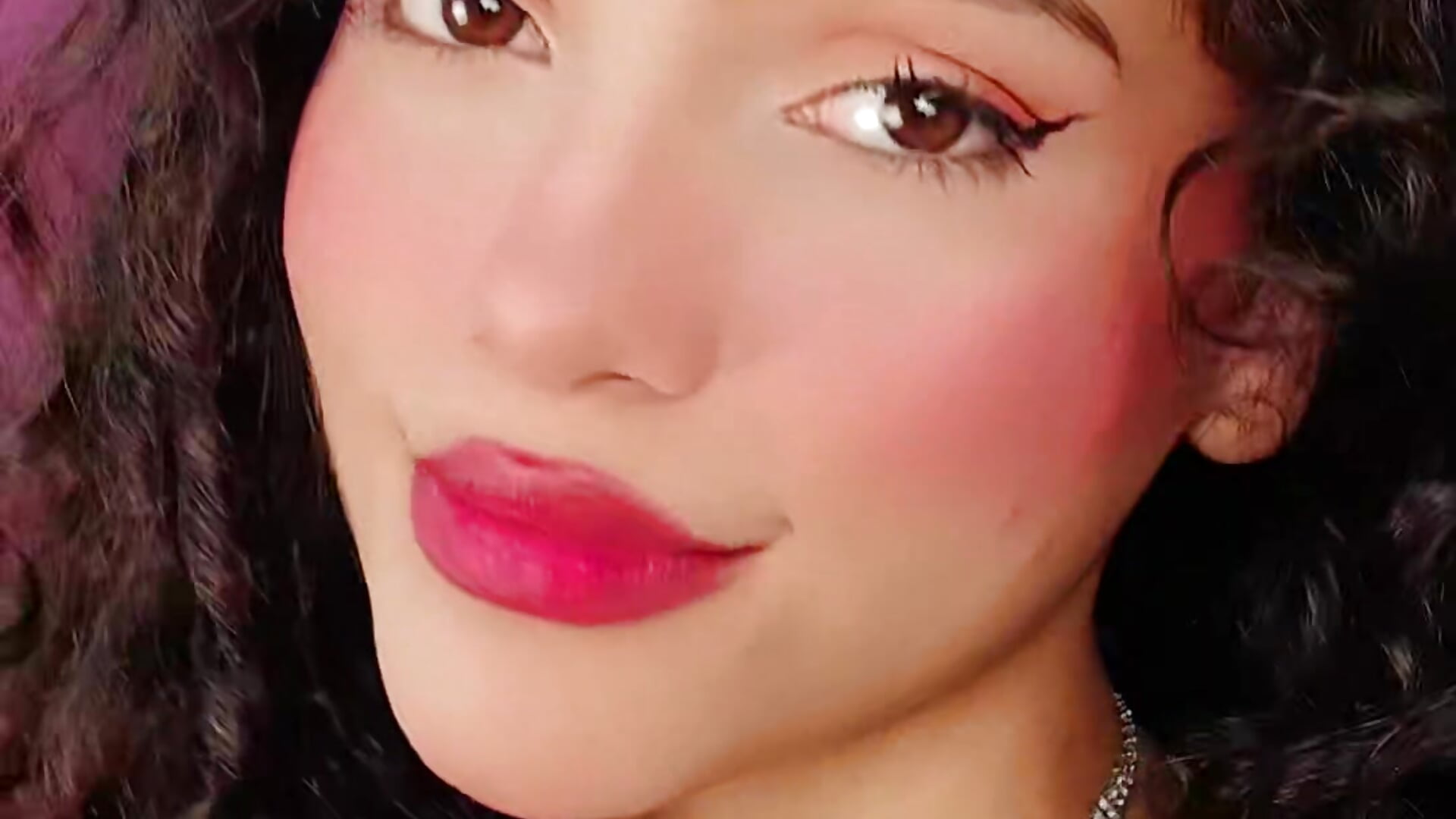 Kiss me! - video by curlie_dream cam model