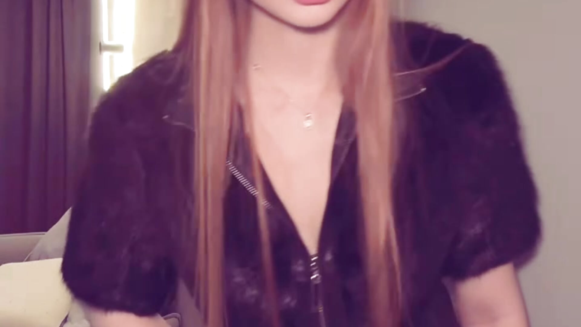 I'm wearing black boots. - Video von Stay__Cxy Cam-Model