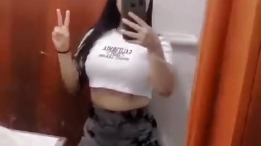WhatsApp Video 2025-01-09 at 2,49,51 PM - فيديو من kitty_squirt29 موديل الكام