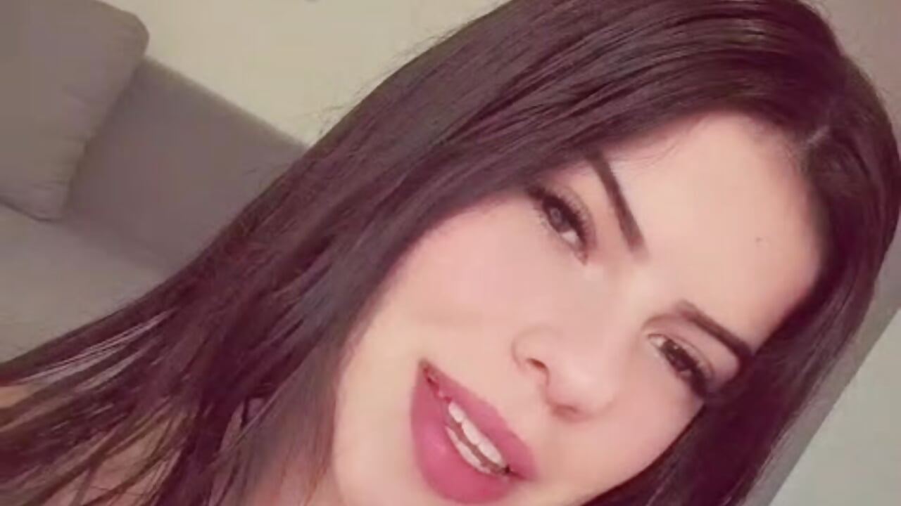 love me - video by Adararouse1 cam model