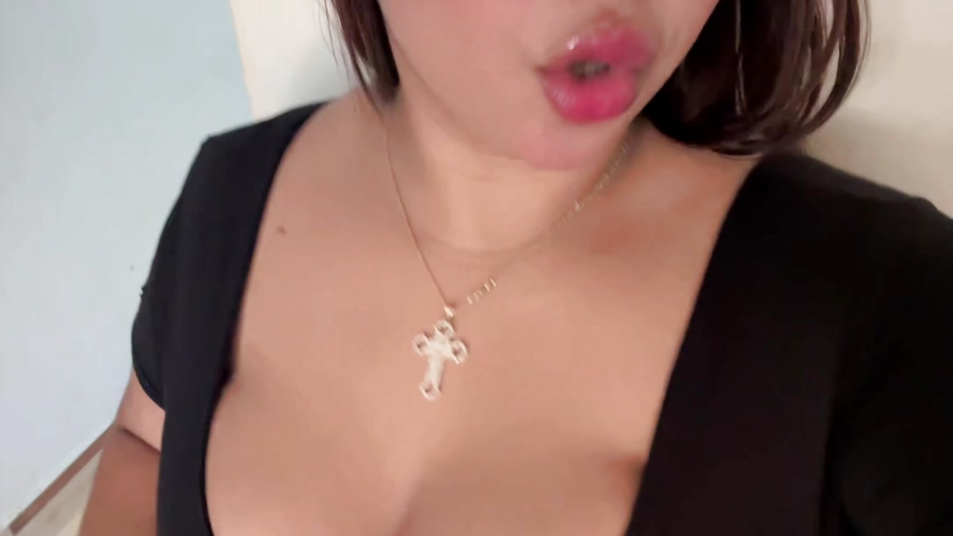 hello here lets play - vídeo de la modelo de cam emilyy_r