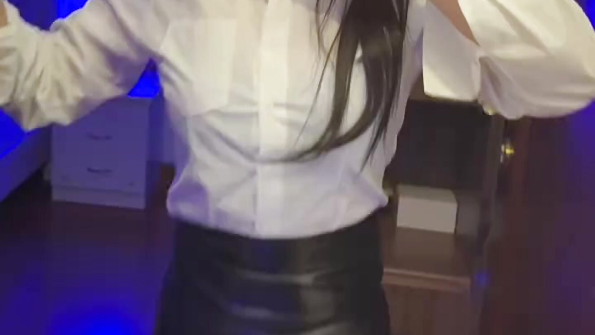 老牛在吗？嫩草想你了💋