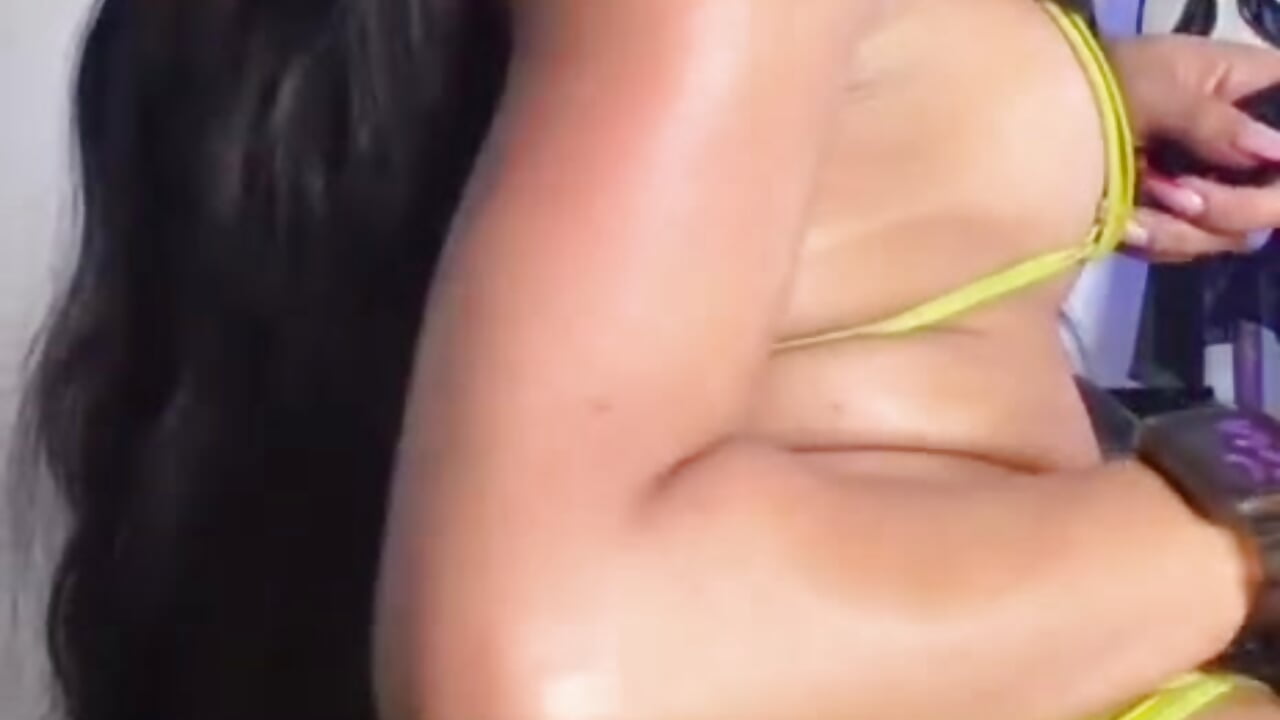 Jeeaneskii_top - video di tendenza della modella di cam 385