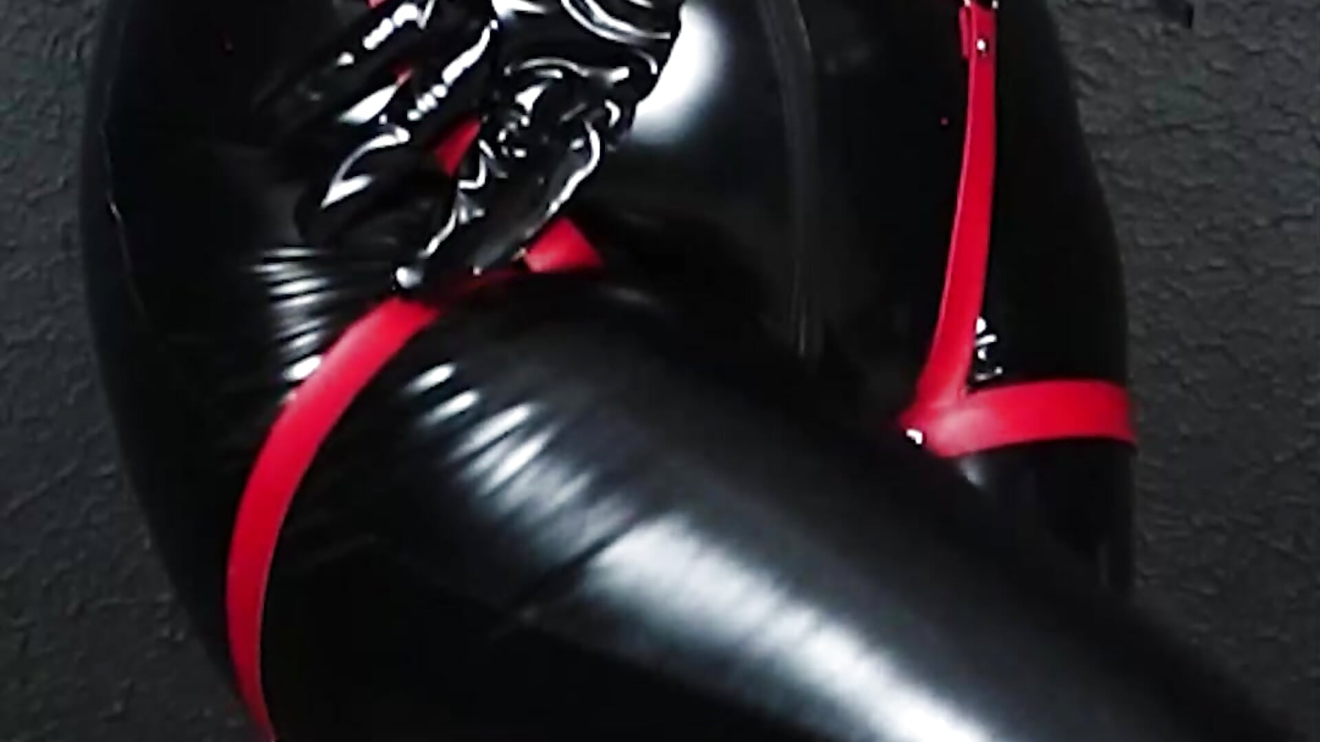 My delicious Catsuit 🖤 - vídeo de LunaTikka modelo de câmara