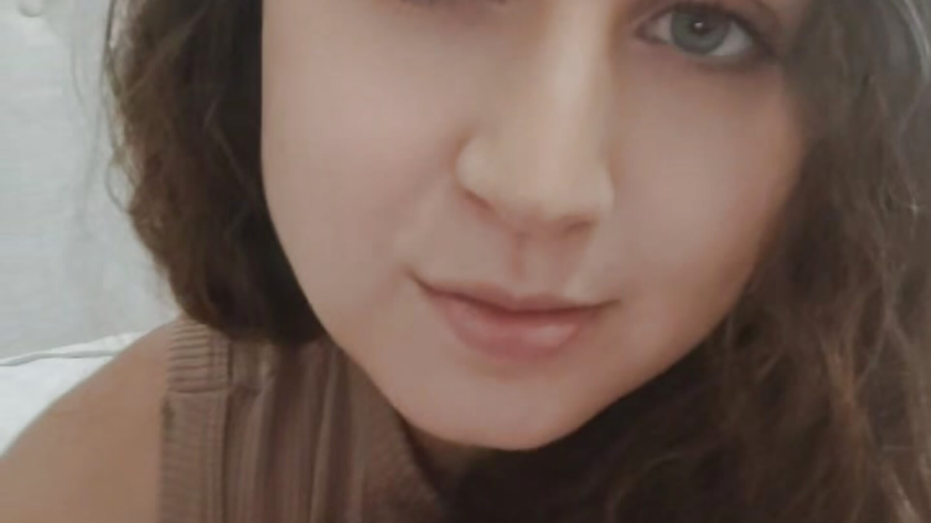 1000016565 - video by tyygaa22 cam model