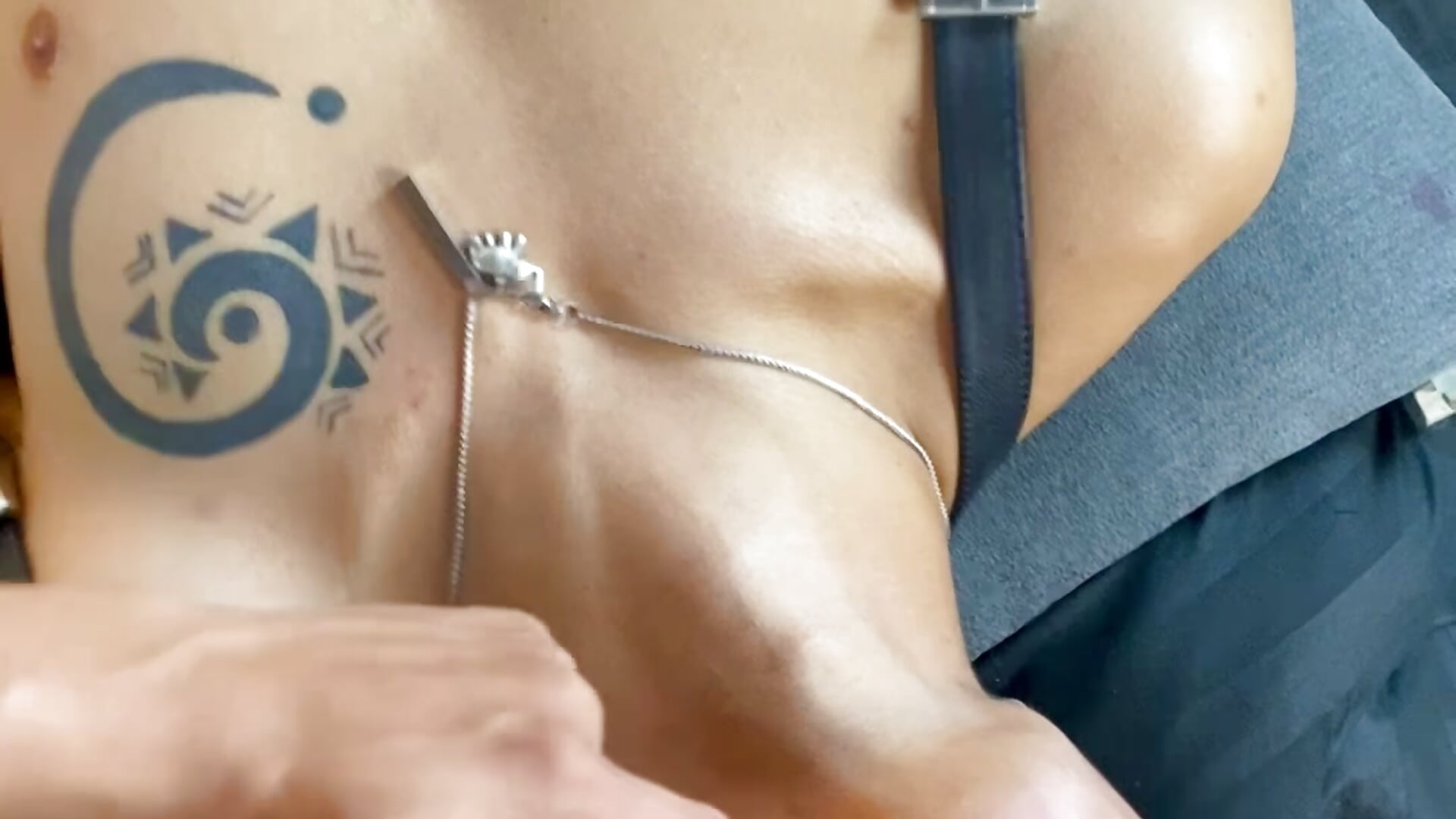 He eats my dilg to the bottom - video by Felix_Mateo cam model