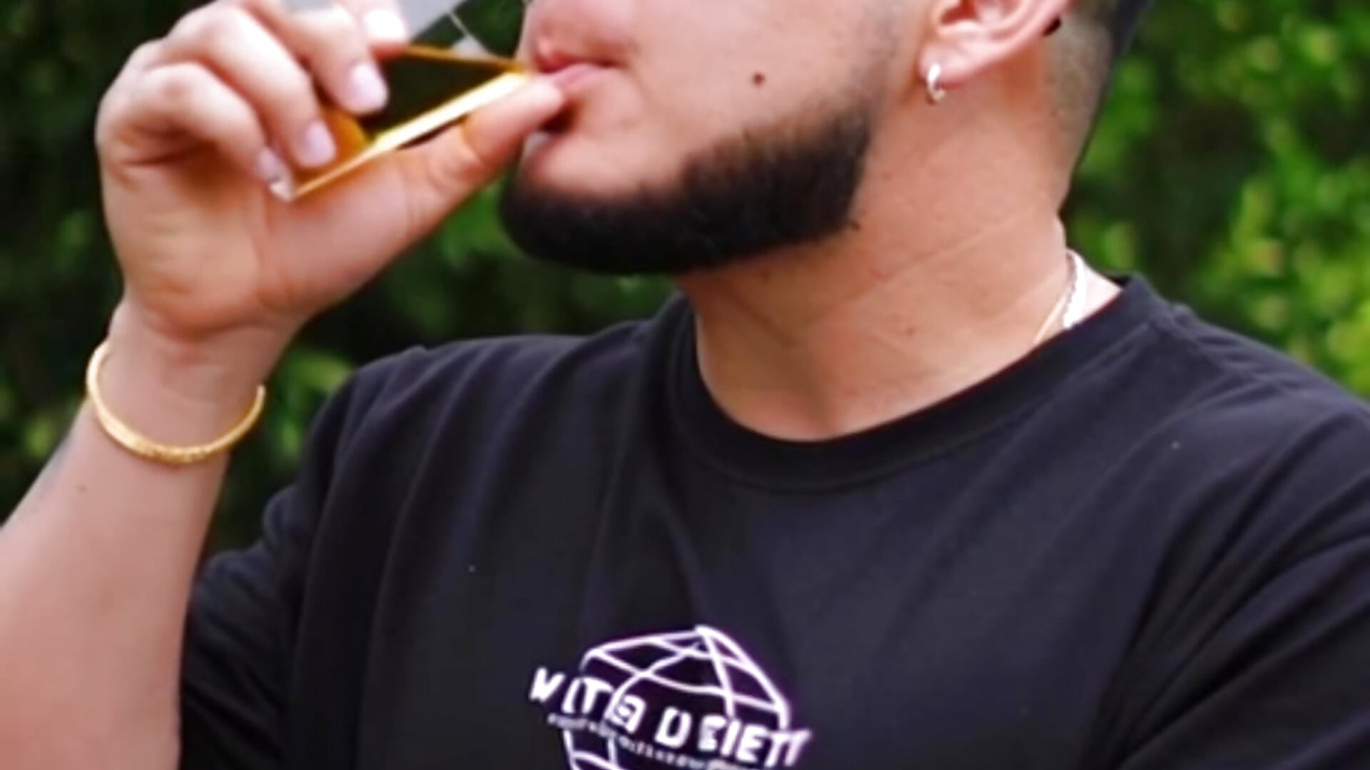 1764810311458515 - vídeo de GideonCartie modelo de câmara