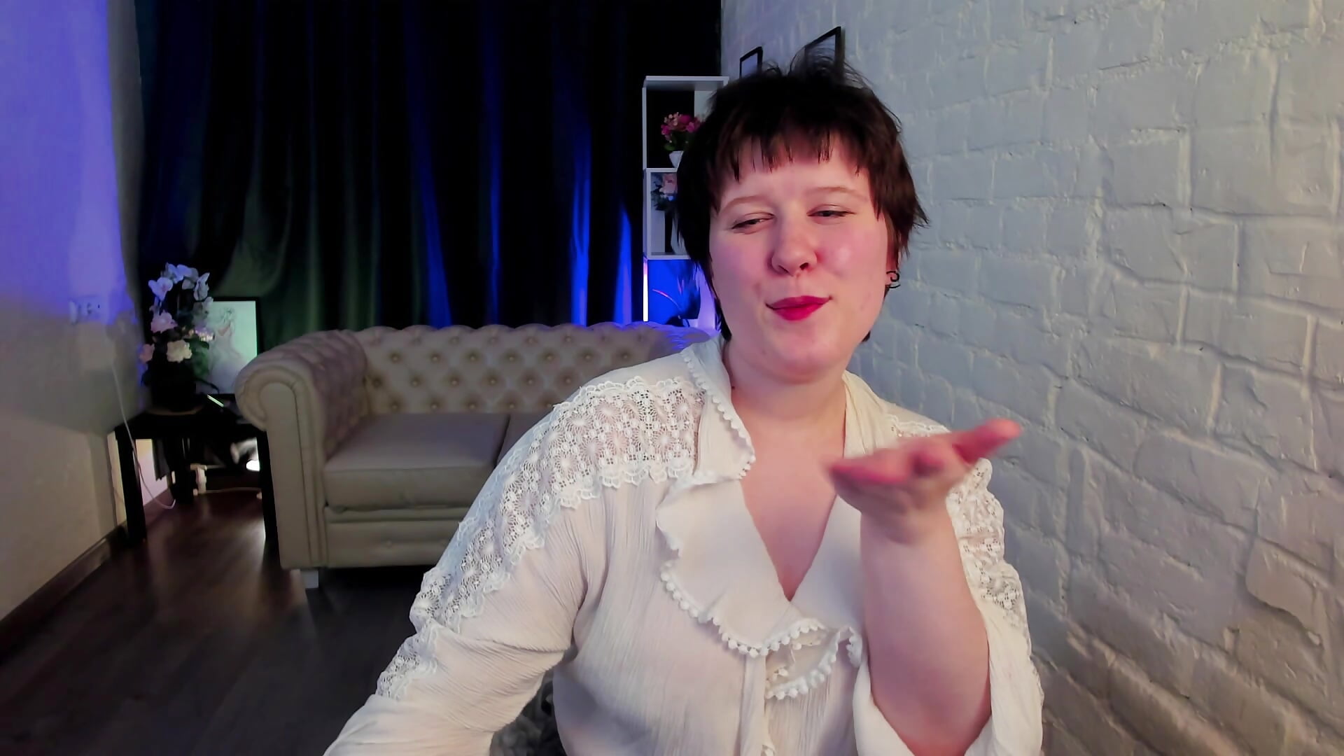 Hello everyone ! :) - video by Eveleen_Brown cam model