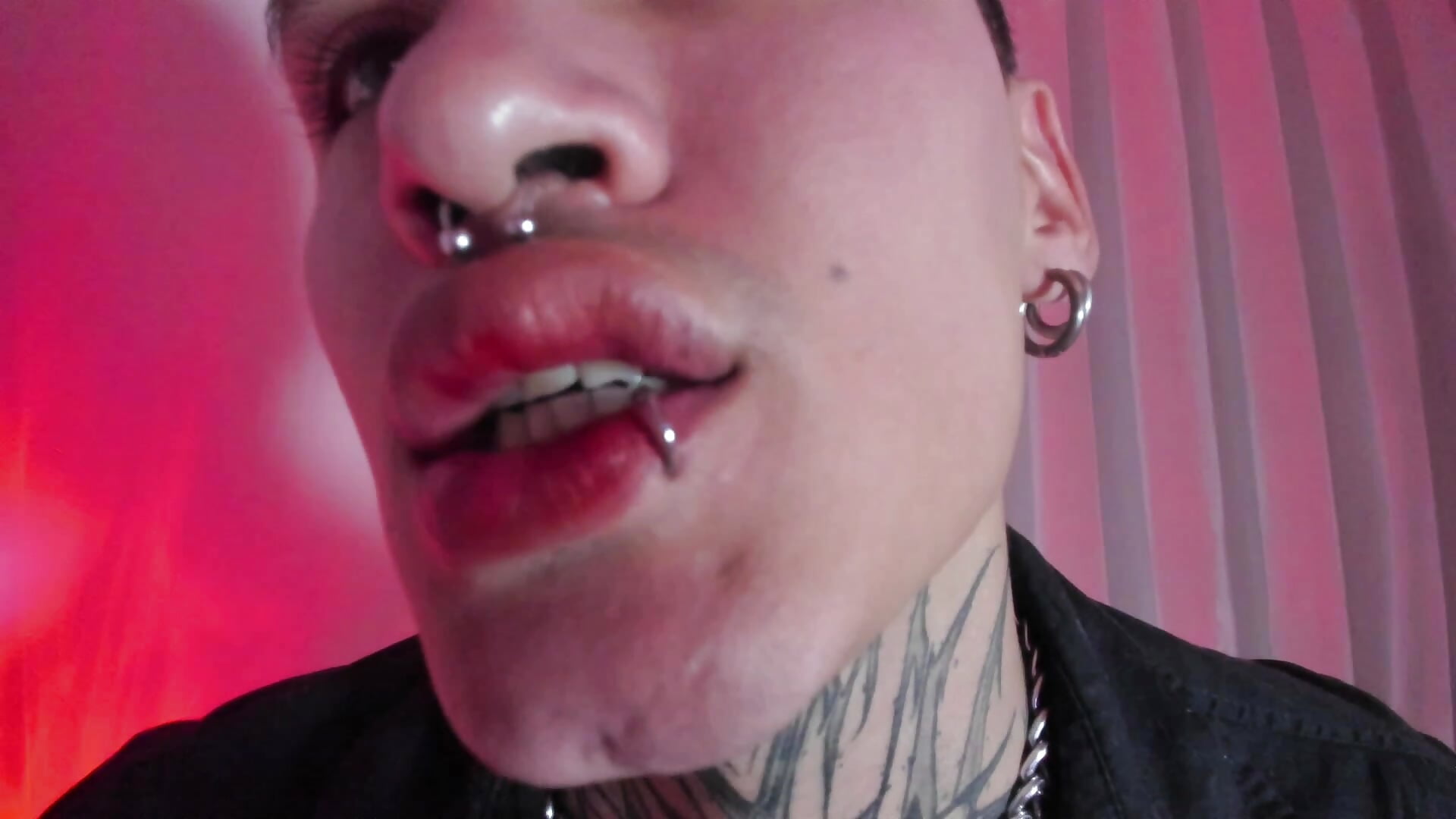 Know My Pircings! 🔥 - video by AlecBanne cam model