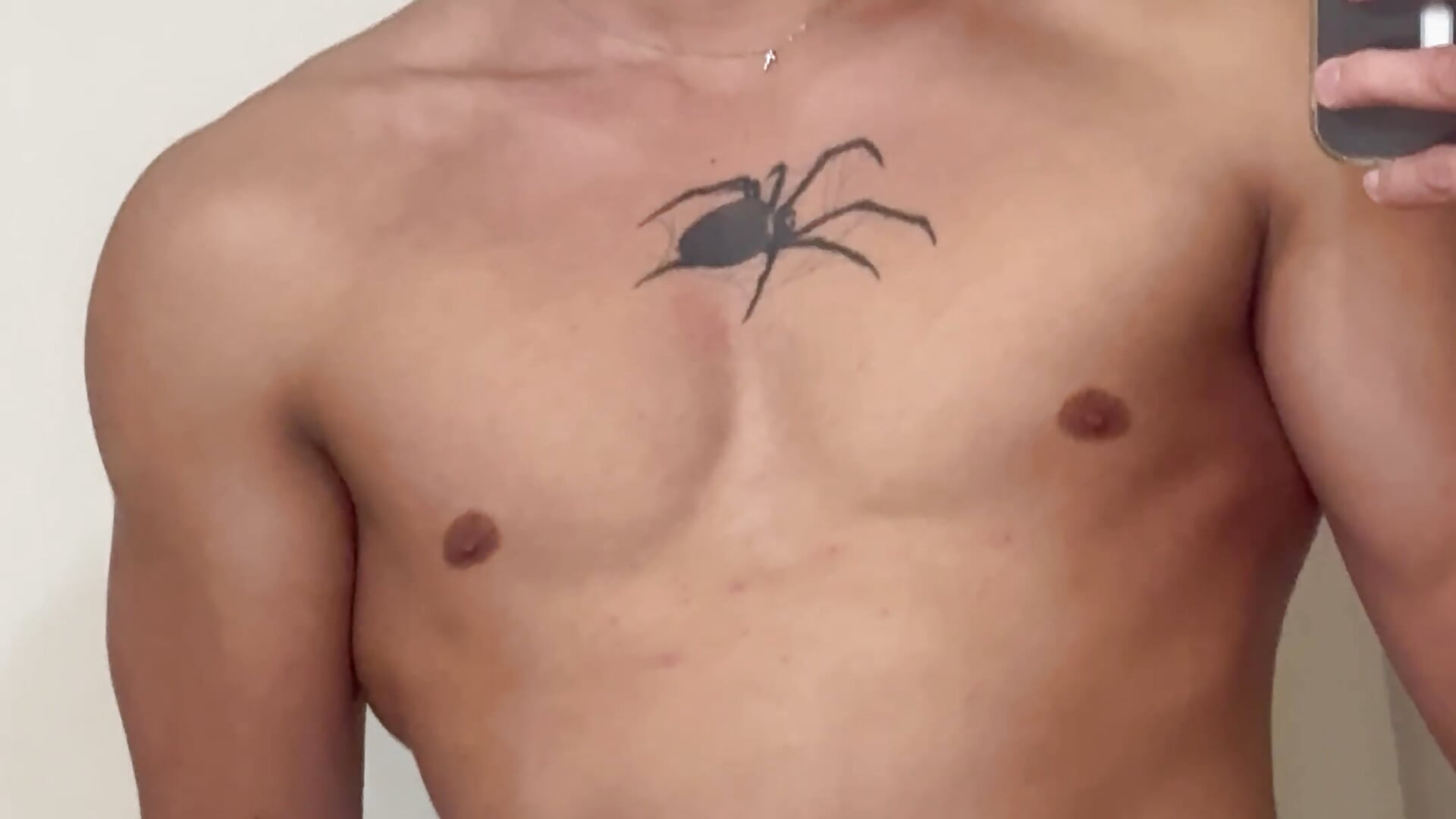 IMG_3829 – video od webkamerové modelky josueeeR