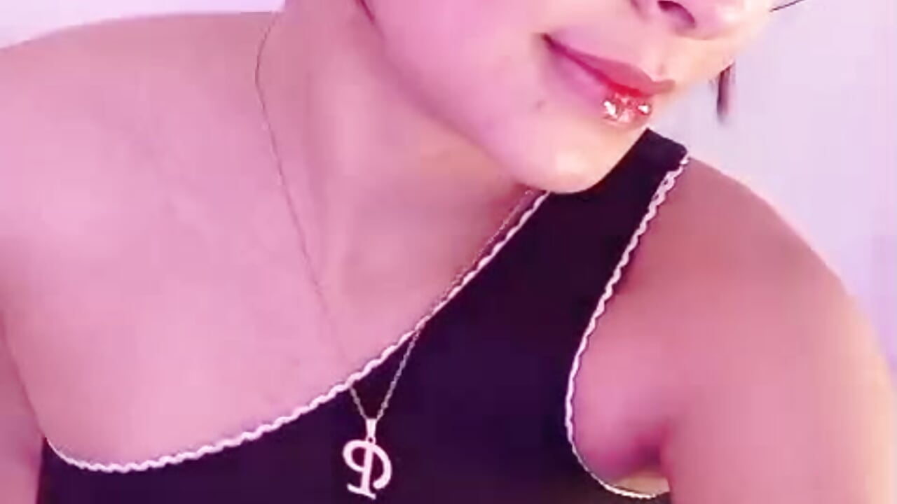 Me 💖 - video by Isabella_Roouse cam model