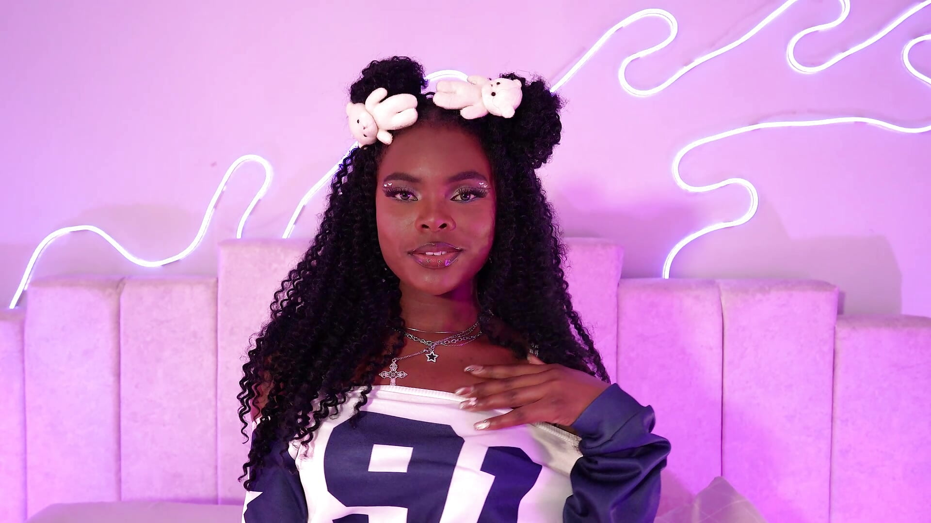 Your Gamer Girl – video od webkamerové modelky Aura_sun