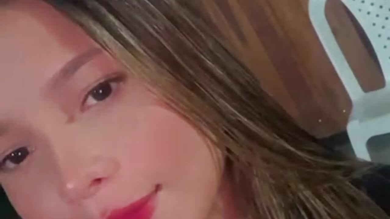 WhatsApp Video 2025-12-27 at 5,29,16 PM – video modela na kameri ema_cute18