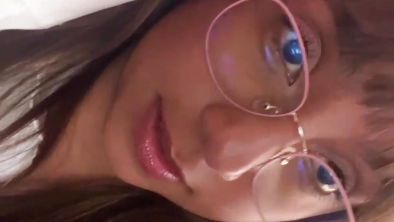 Hii loves - video by petite_tatis cam model