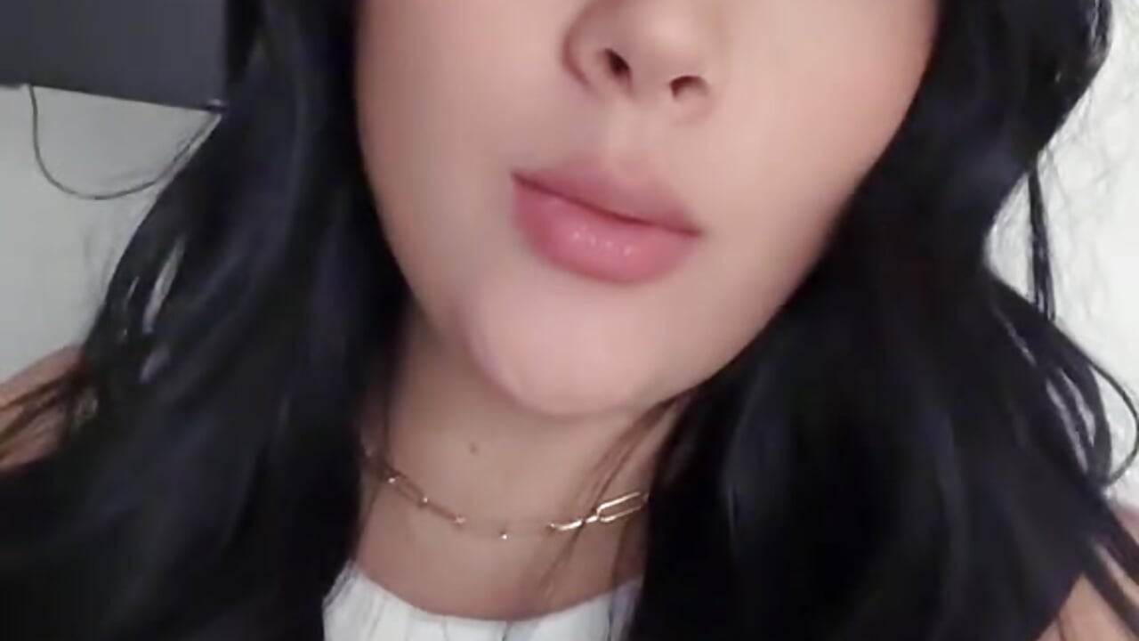 Song - video by thaily_22 cam model