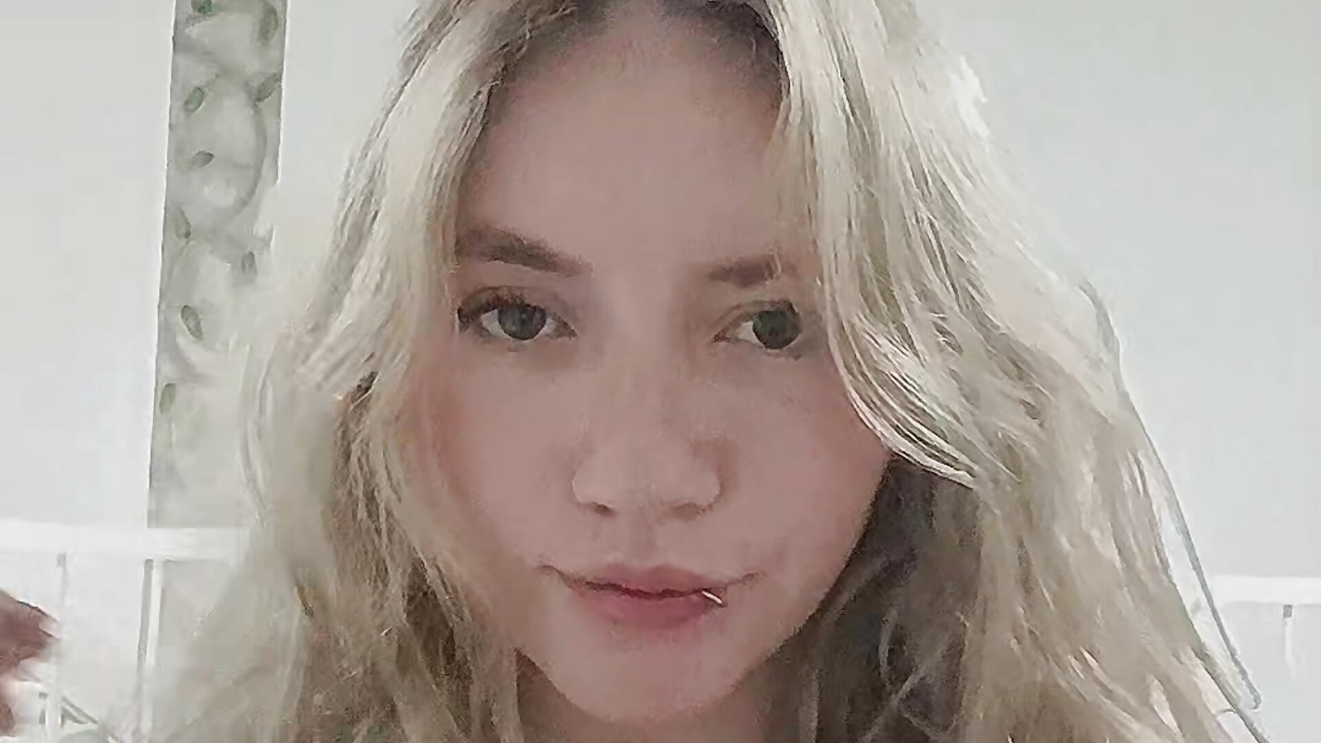 🧚🏻‍♀️🌷🩷 - video by Dollvexia_ cam model