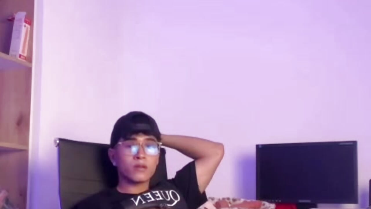 U fantasy🔥 - vídeo de la modelo de cam LittleMya_