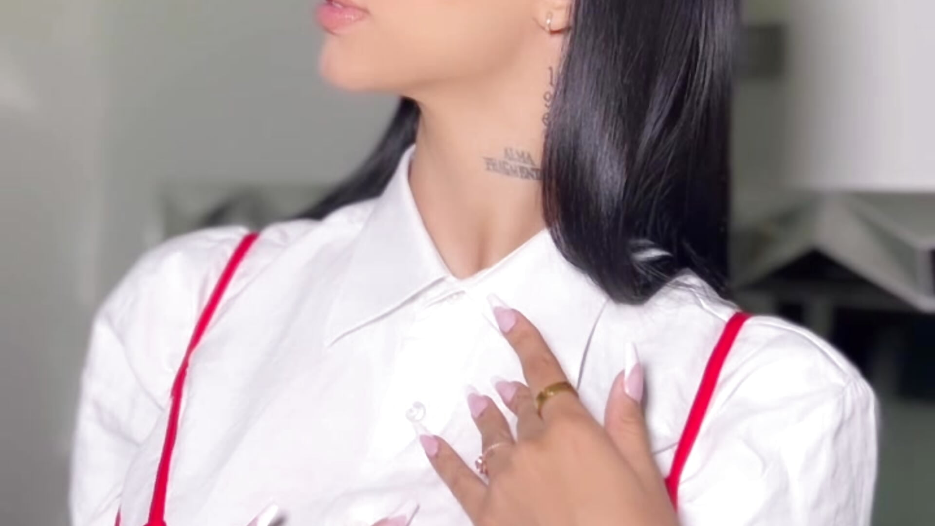 Im Vega🤍 - video by VegaLuxe cam model