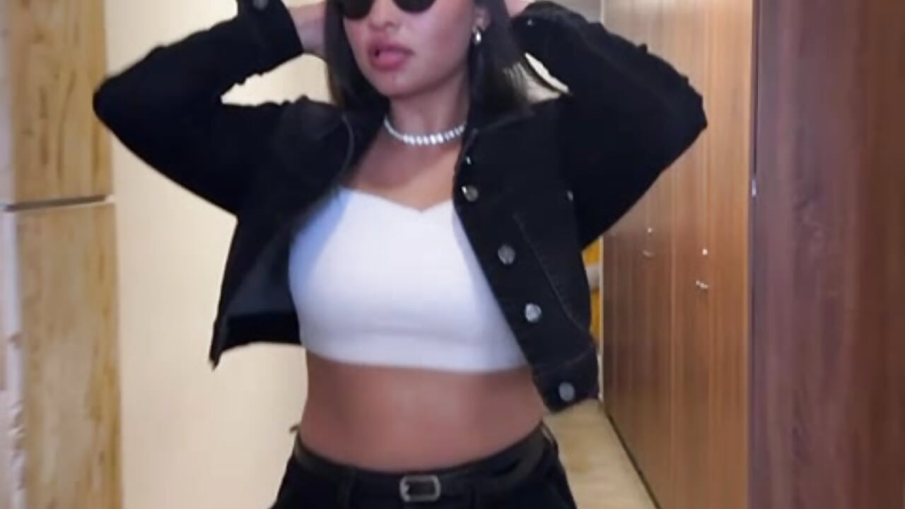 ❝𝐂𝐇𝐀𝐓𝐔𝐑 𝐃𝐎𝐋𝐋❞ - video oleh model kamera victoria___moon