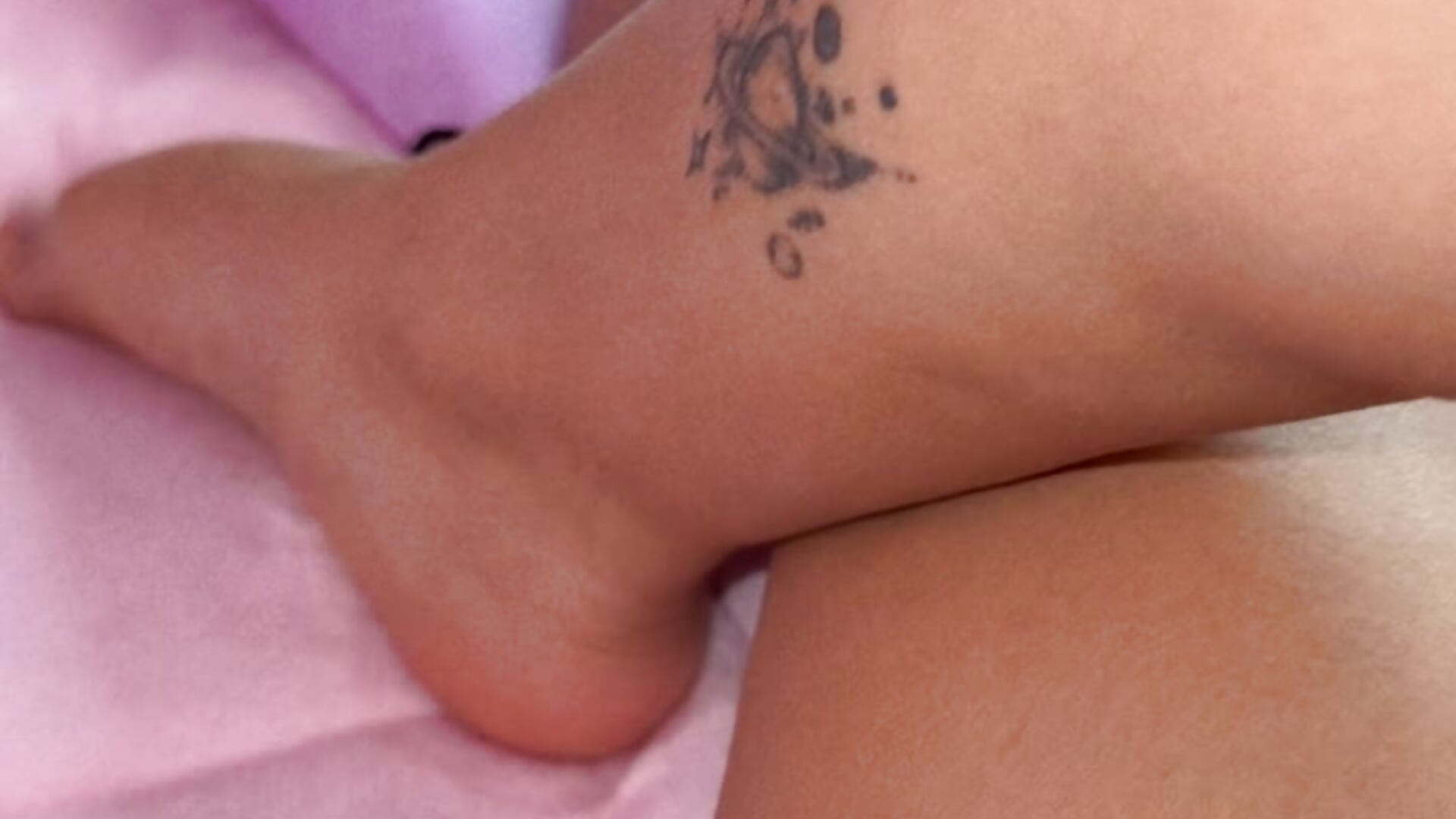 my beautiful little tattoo - video av victoria___moon cam model
