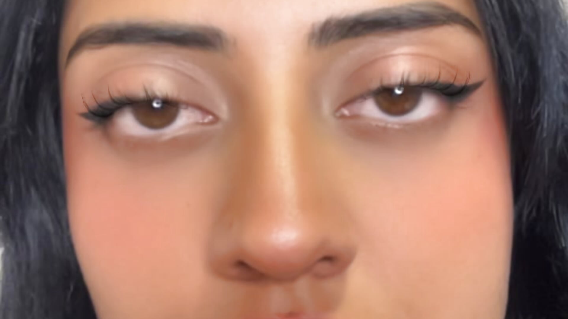 A860C1D3-E60E-4E71-959D-D057D7819C52 - video di sunnymoonn__ modella di cam