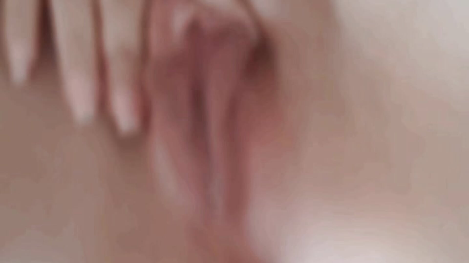 Te gustan mis labios amor?🫦😍 - video by Sweetfiama cam model