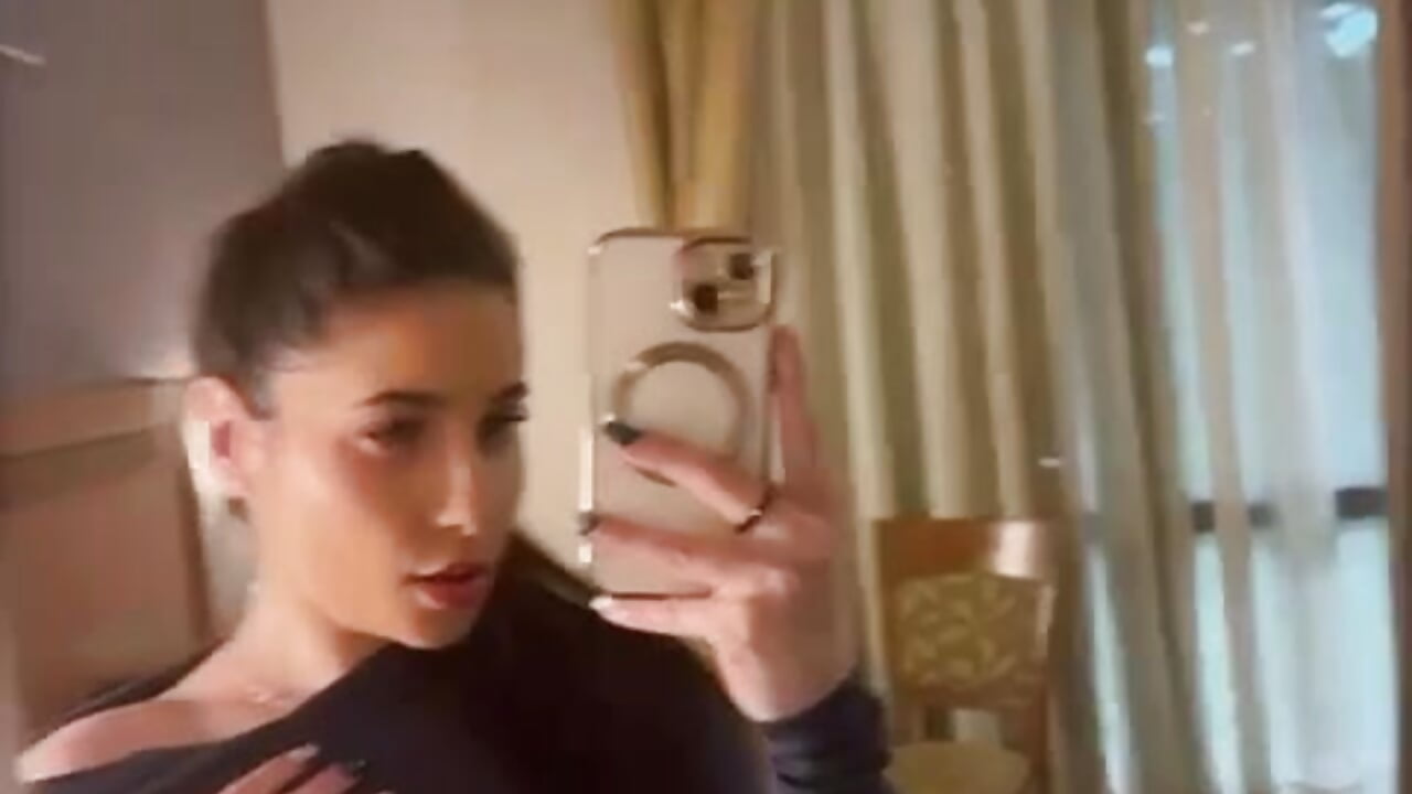 f3876cd8-2779-4c3b-b5f2-4eb1cc554f6c - video od modelky/modela cristinalore