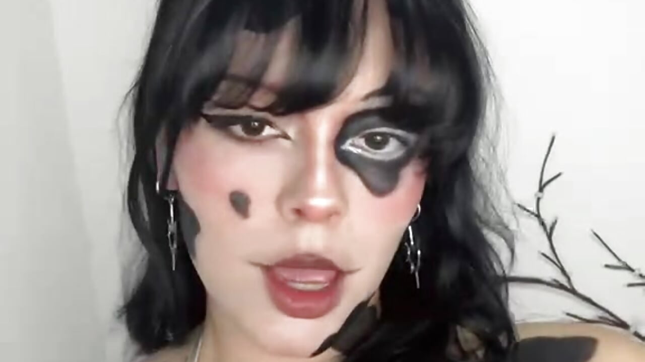 bitch i'm a cow🐮 mooo! - video Effy_stone444 kameramallilta